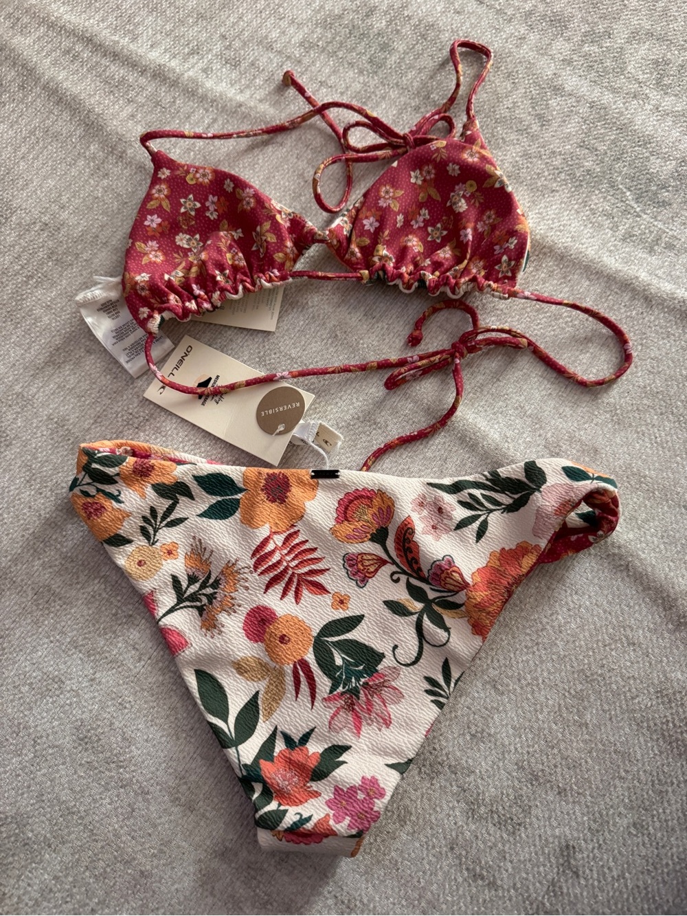 O’Neill Reversible Camellia Floral Bikini XS NWT - Picture 9 of 12
